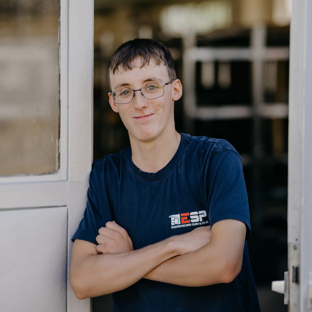 Maximilian Lang bei ESP Elektrotechnik GmbH & Co. KG in Leutershausen